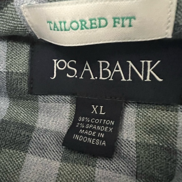 Jos.A. Bank Men's Tailored Fit Shirt - Gray Checkered, XL, EUC, casual, quality - Picture 3 of 6